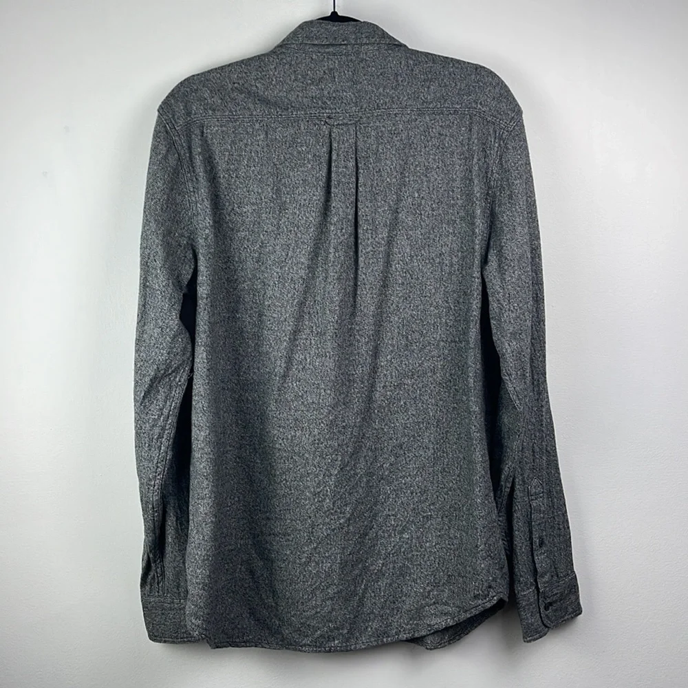 Levi’s grey button down shirt 100 percent cotton in size large - Picture 4 of 7